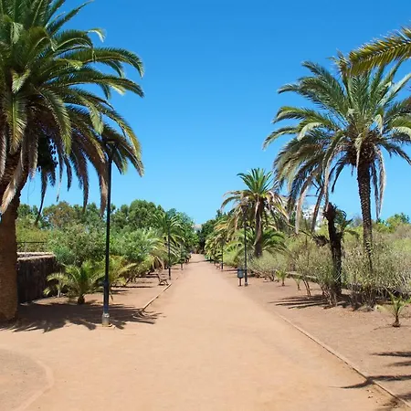 Edificio Maranuelas, Puerto La Cruz, Islas Canarias Tenerife